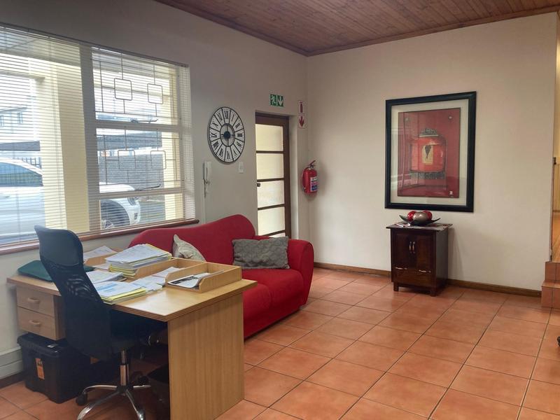 To Let Commercial Property for Rent in Newton Park Eastern Cape